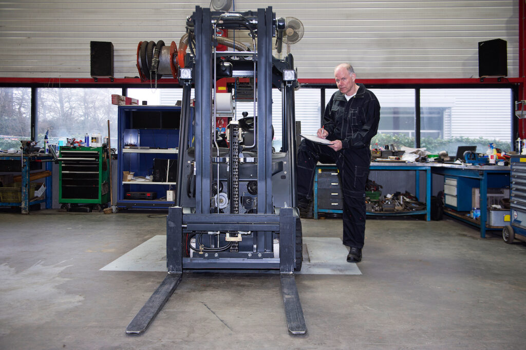 How to Inspect the Forklift