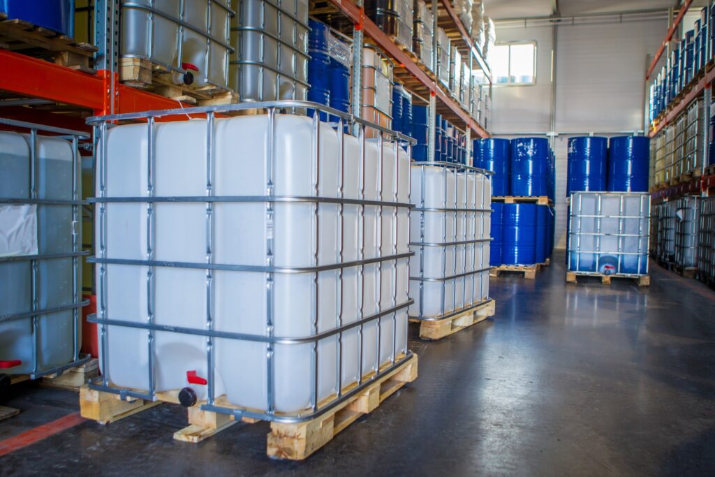 Fluid Storage Containers, Types and Fluid Levels